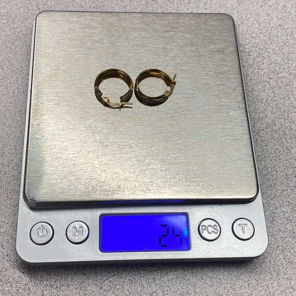 Classic 14k Yellow Gold Diamond Cut Textured Design Small Huggie Hoop Earrings - Picture 8 of 8